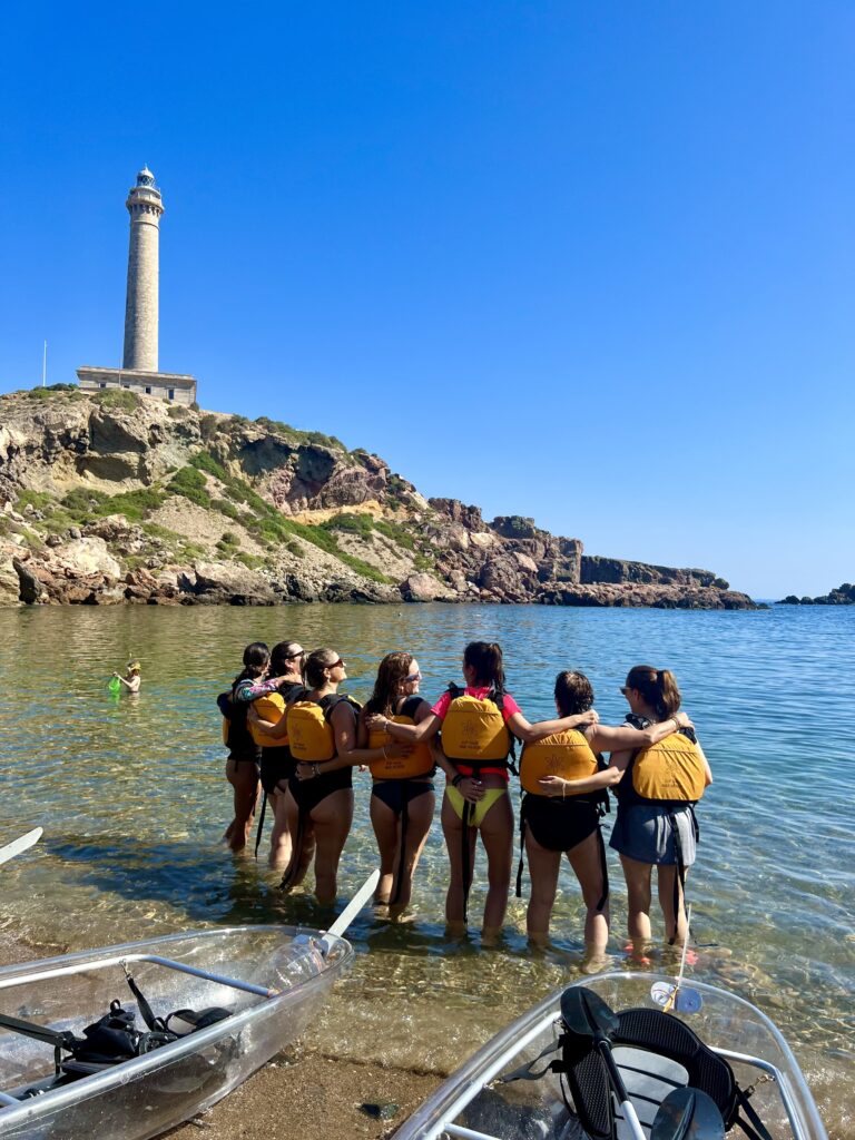 Ruta en Kayaks transparentes con amigas